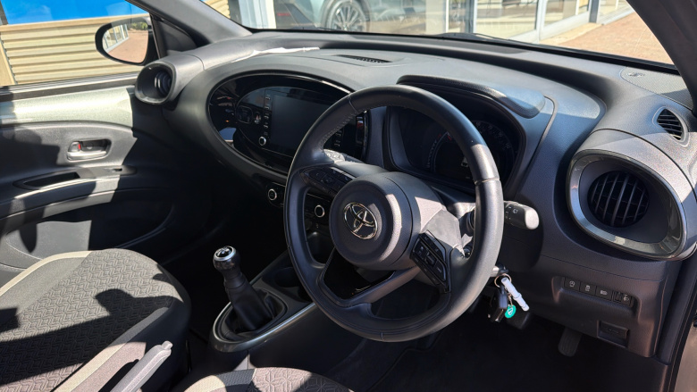 Toyota Aygo X 1.0 VVT-i Edge 5dr Petrol Hatchback